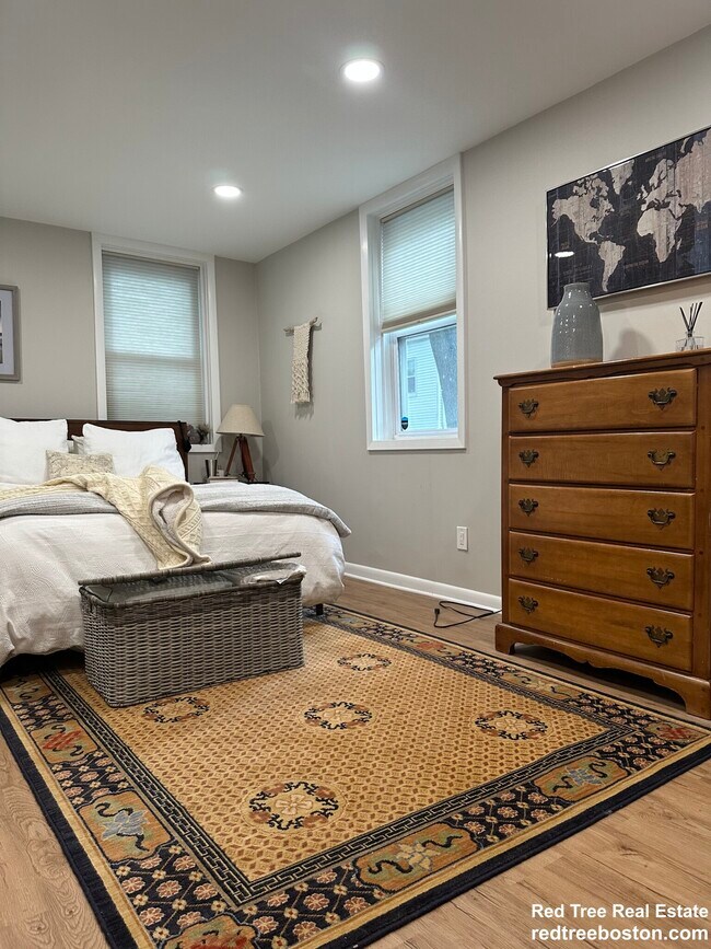 98 Cypress St Unit 2