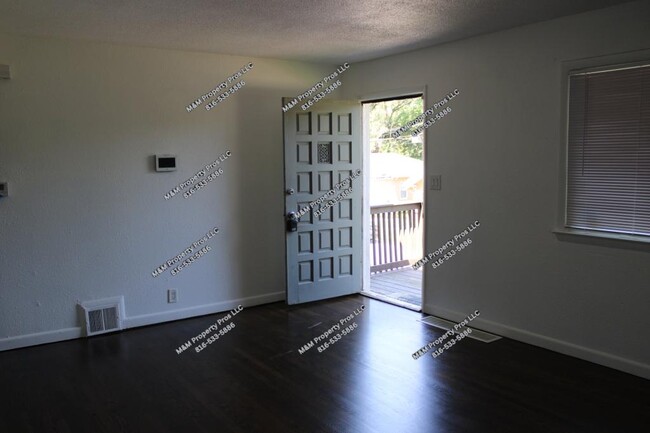 Photo - 3311 Freeman Ave