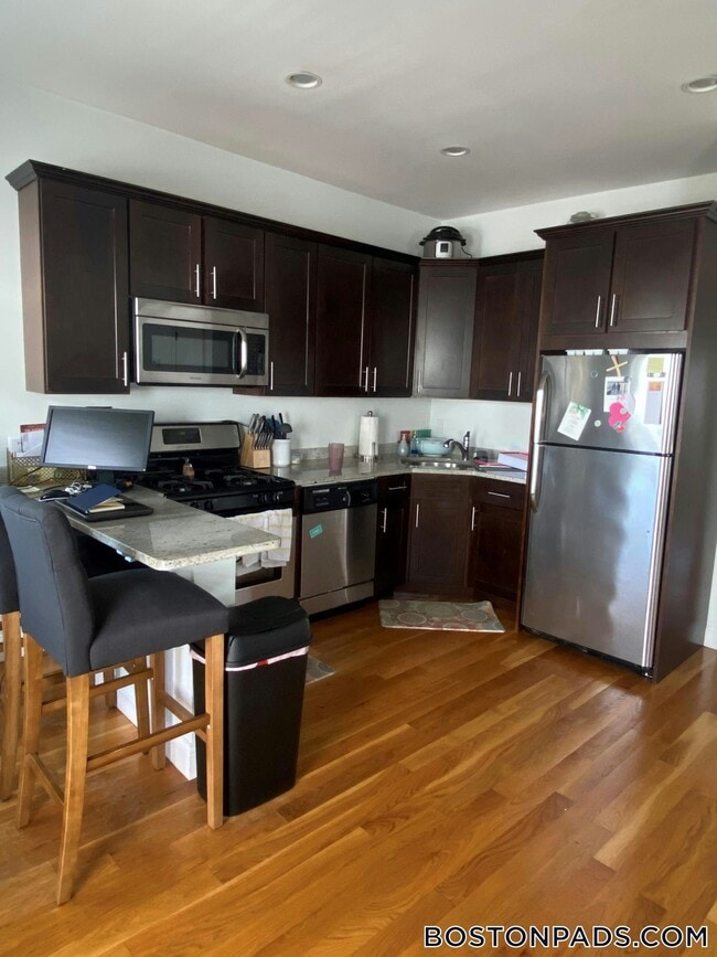 Photo - 23 Washburn St Unidad 3