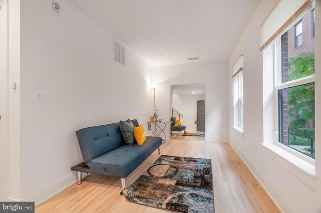 Photo - 317 Riggs Pk Pl NE