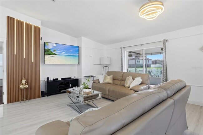 Photo - 10608 Laxton St