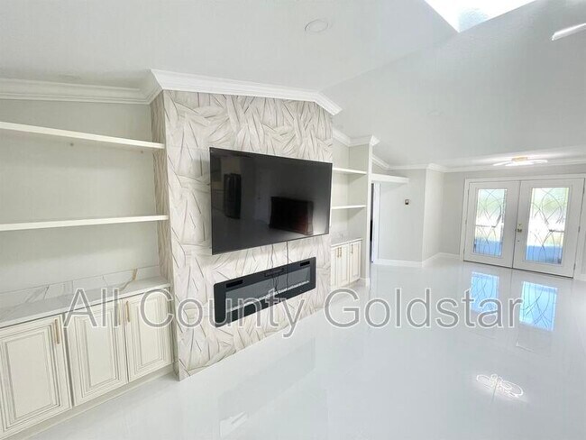 Photo - 1487 Keyway Rd