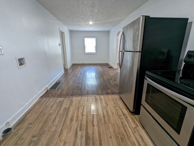 Photo - 1410 Roberts Ave