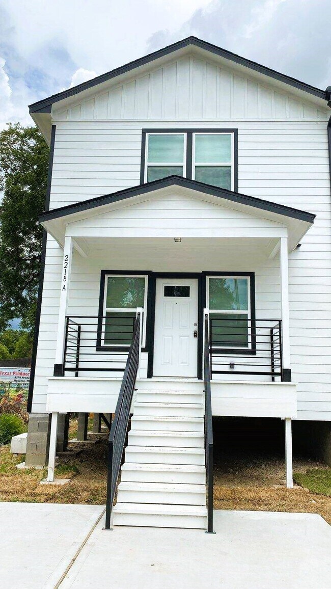 Building Photo - 2218 Bringhurst St Rental