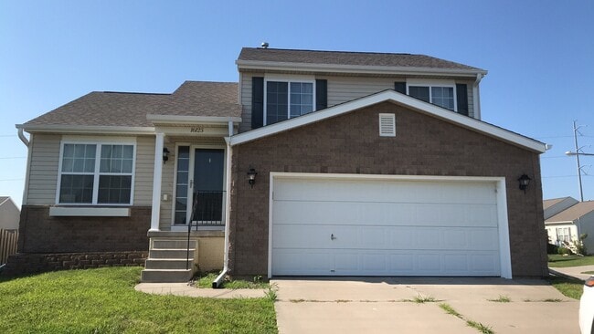 Building Photo - Springhill Multi-Level