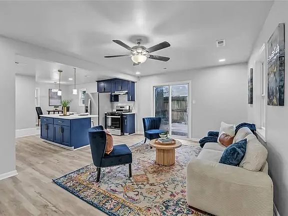 Photo - 901 Lasser Dr