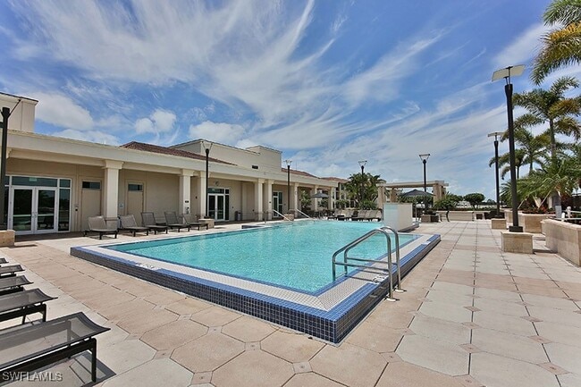 Building Photo - 9123 Strada Pl Unit 7201