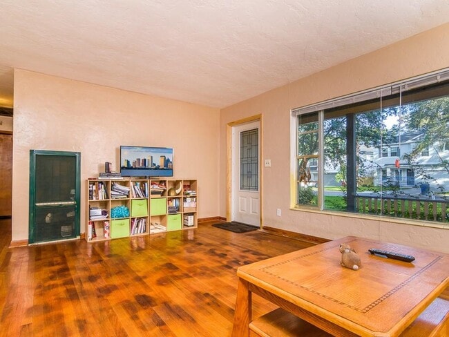 Photo - 3136 W Euclid Ave