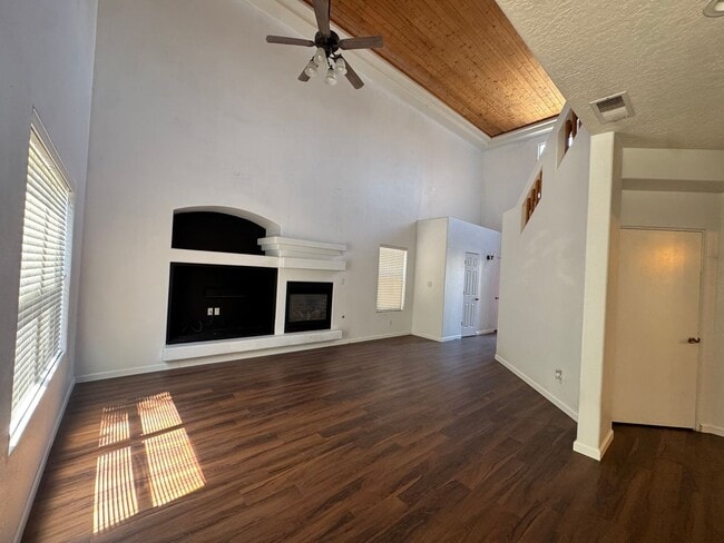 Photo - Ventana Ranch 3-Bed!