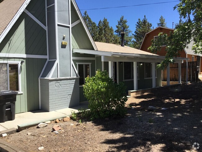 Building Photo - Beautiful 2 Bedroom Cabin in Sugarloaf Rental