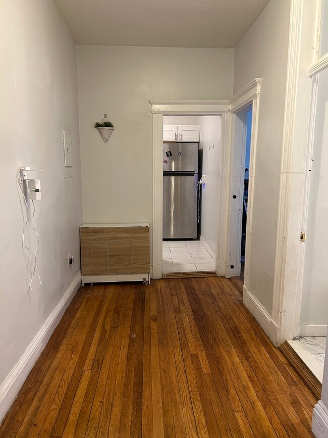 Building Photo - 86 Glenville Ave Unit Apt 2