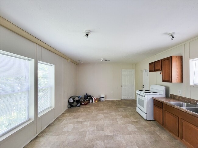 Photo - 9203 Greens Rd