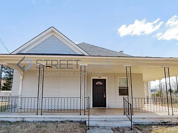 Building Photo - 119 Wellington St