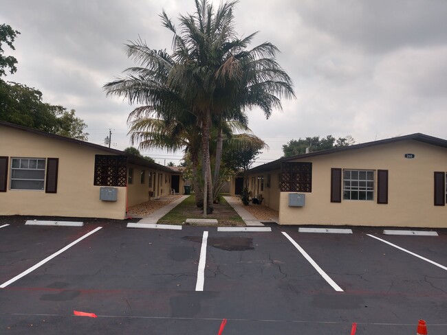 Building Photo - 240-260 NW 40th Ct Rental