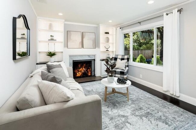 Photo - 381 McKendry Dr