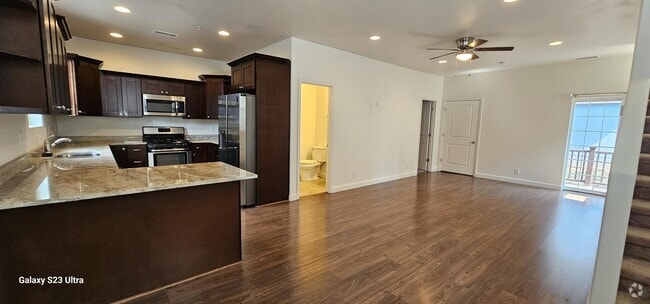 Building Photo - 2536 W Pikes Peak Dr Rental