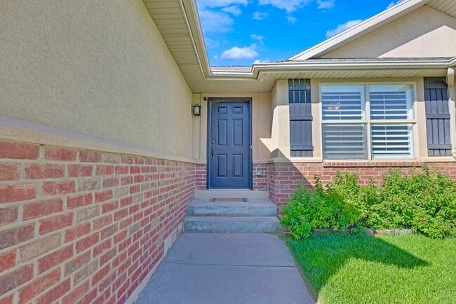 Photo - 2093 E View Dr