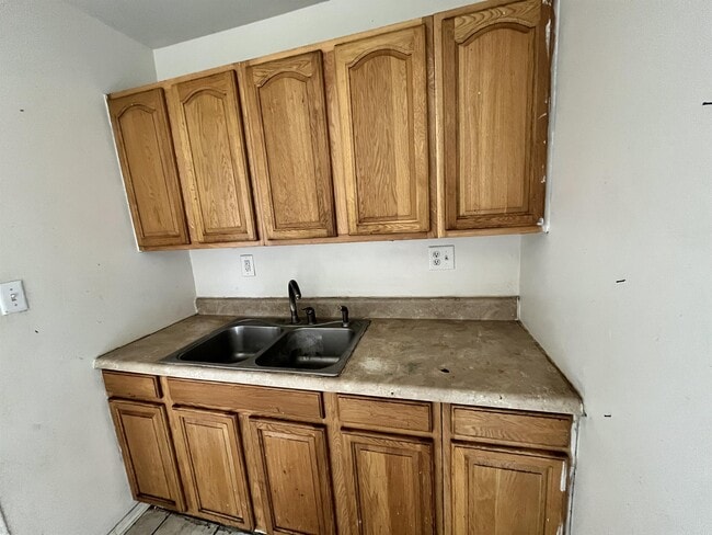 Photo - 311 E Magnolia St