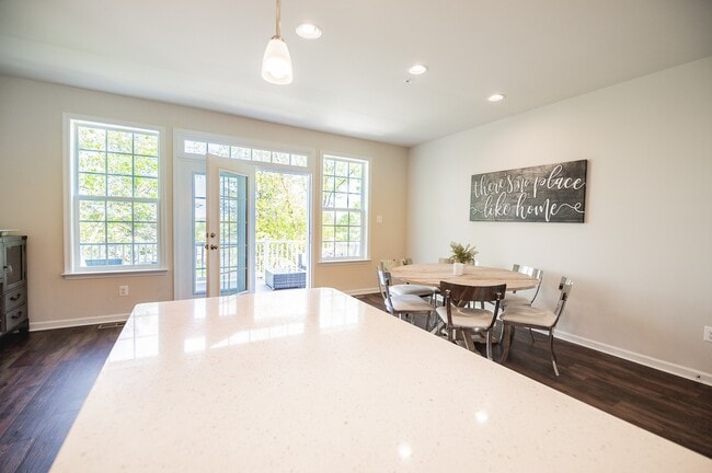 Photo - 309 Spring Bank Way