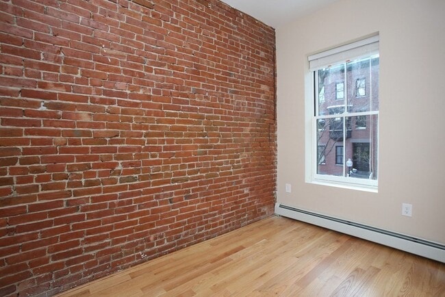 Photo - 205 W Springfield St Unit 2