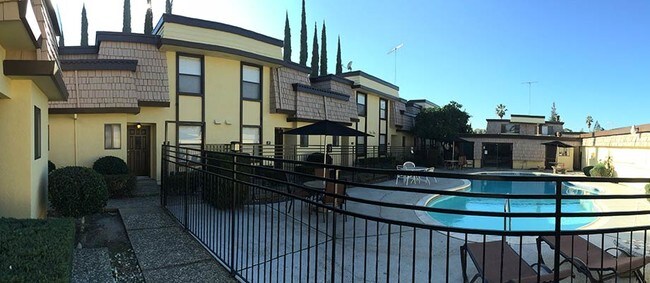 Lauren Garden Villas Apartments For Rent In Carmichael Ca Forrent Com