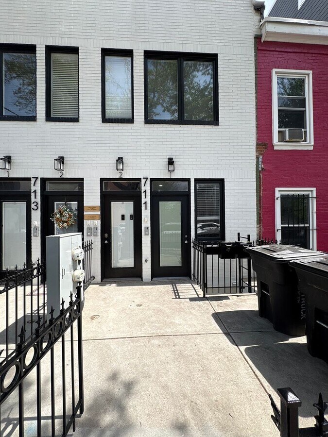 Photo - 711 18th St NE Unit 1