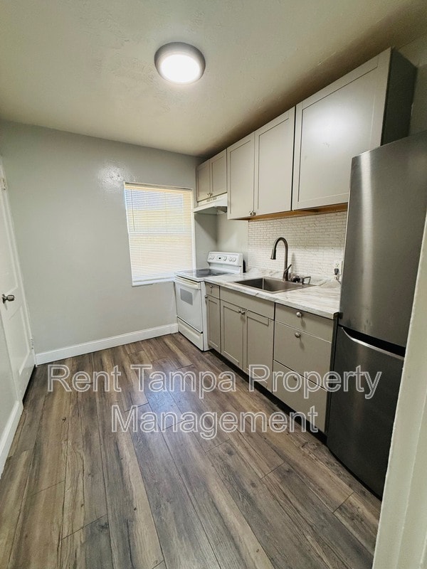 Photo - 637-637 17th Ave S