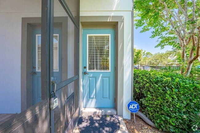 Building Photo - Stunningly Beautiful and Stylish Garage Ap... Rental