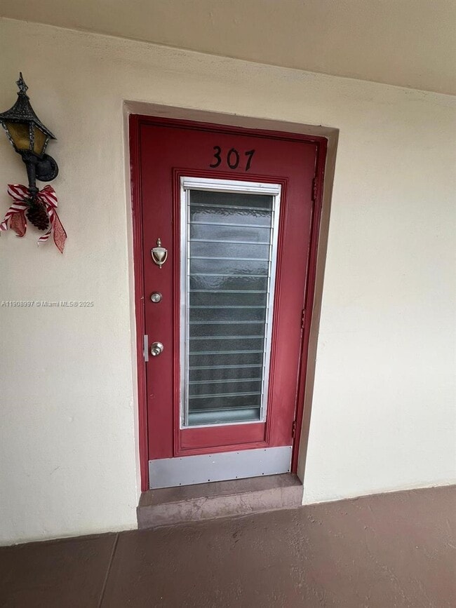 Photo - 4299 NW 16th St Unidad 307