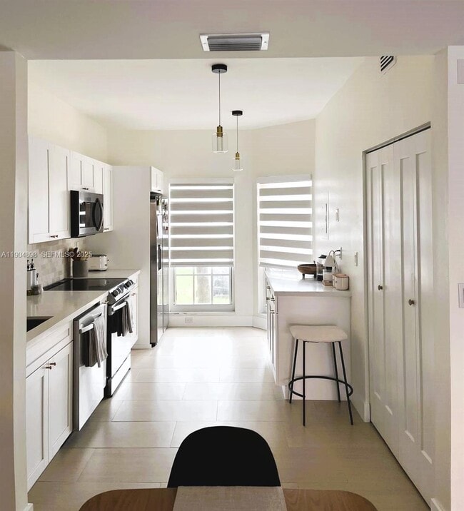 Photo - 14305 SW 57th Ln Unidad 7-8