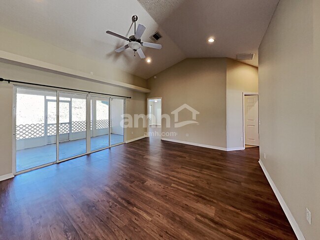 Photo - 315 Morningview Dr