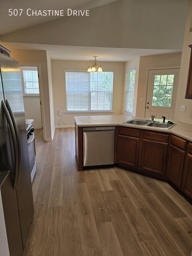 Photo - 507 Chastine Dr