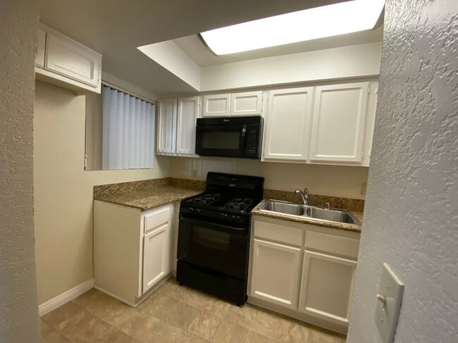 Photo - 1140 Winchester Ave