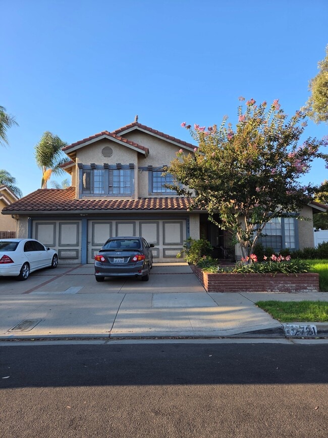 Photo - 2721 Ivanhoe Ave