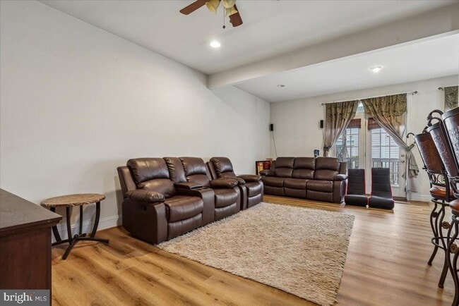 Photo - 25128 Deerhurst Terrace