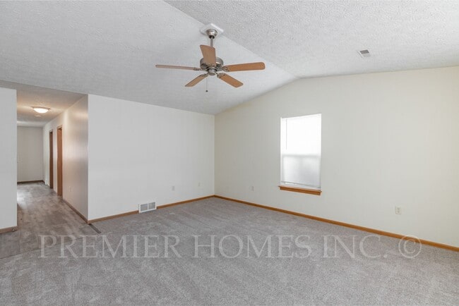 Photo - 92-92 Meadow Wood Dr Unit 76A
