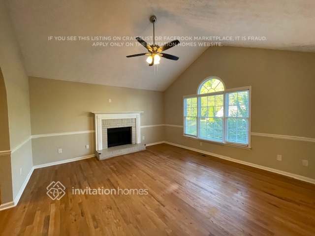 Photo - 425 Austin Dr