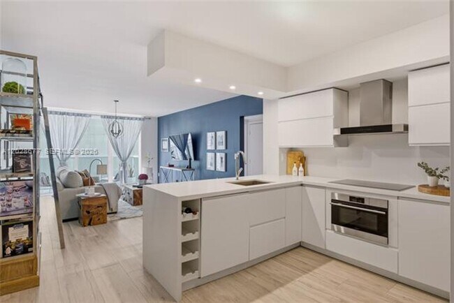 Photo - 31 SE 5th St Unit 31 SE 5th St # 2410