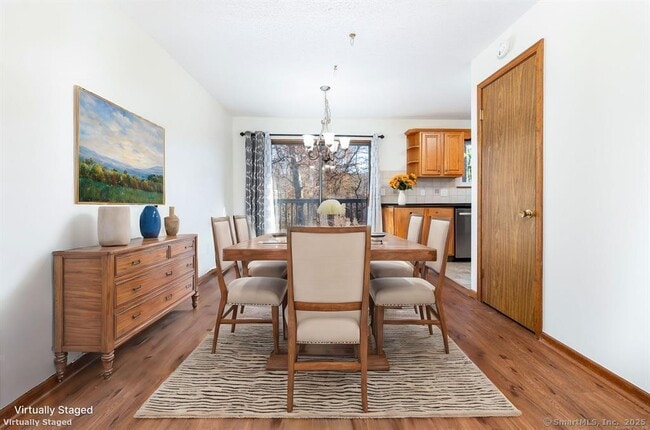 Photo - 665 Churchill Dr Unidad 665