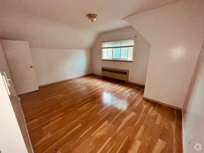Building Photo - 14206 115th Ave Unit 2 Rental