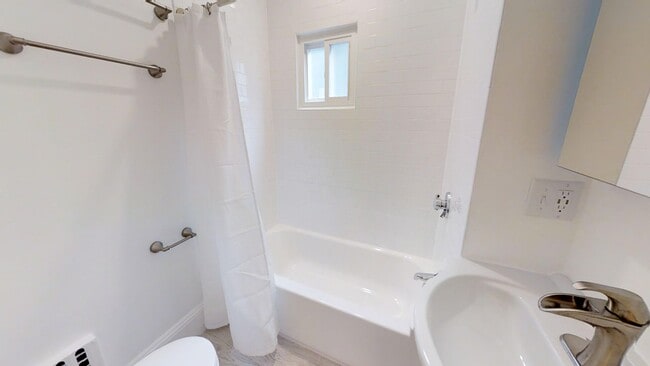 Photo - 42-44 Gorham Unidad Apartment #2