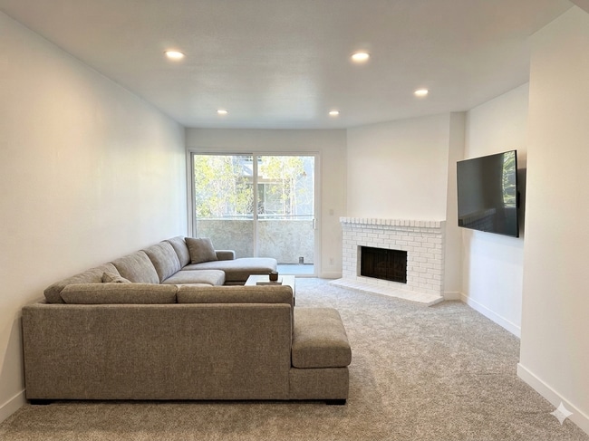 Photo - 1663 Veteran Ave Unit 206