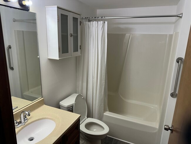 Photo - 2718 Alder Creek Dr S Unit 2