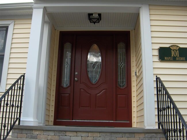 Building Photo - 101 Maple Ave