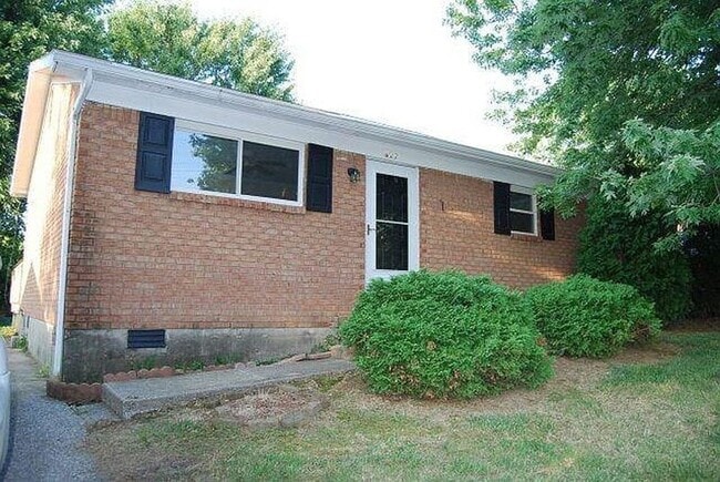 Photo - 627 Wagonwheel Rd