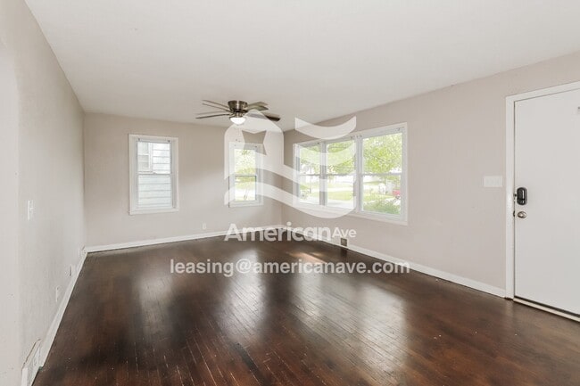 Photo - 1908 S Broadway St