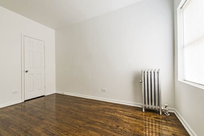 Photo - 7752 S Cornell Ave Chicago, IL 60649