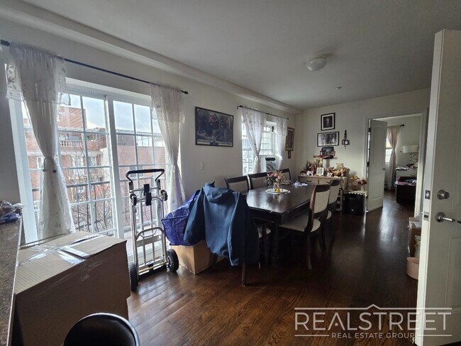 Photo - 44th Avenue Unit 3