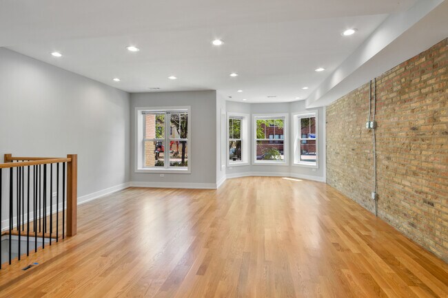 Photo - 4626 N Ashland Ave Unidad 1N