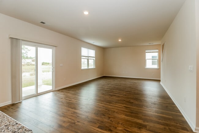 Photo - 125 Kelsey Ct